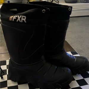 YOUTH SVALBARD BOOT